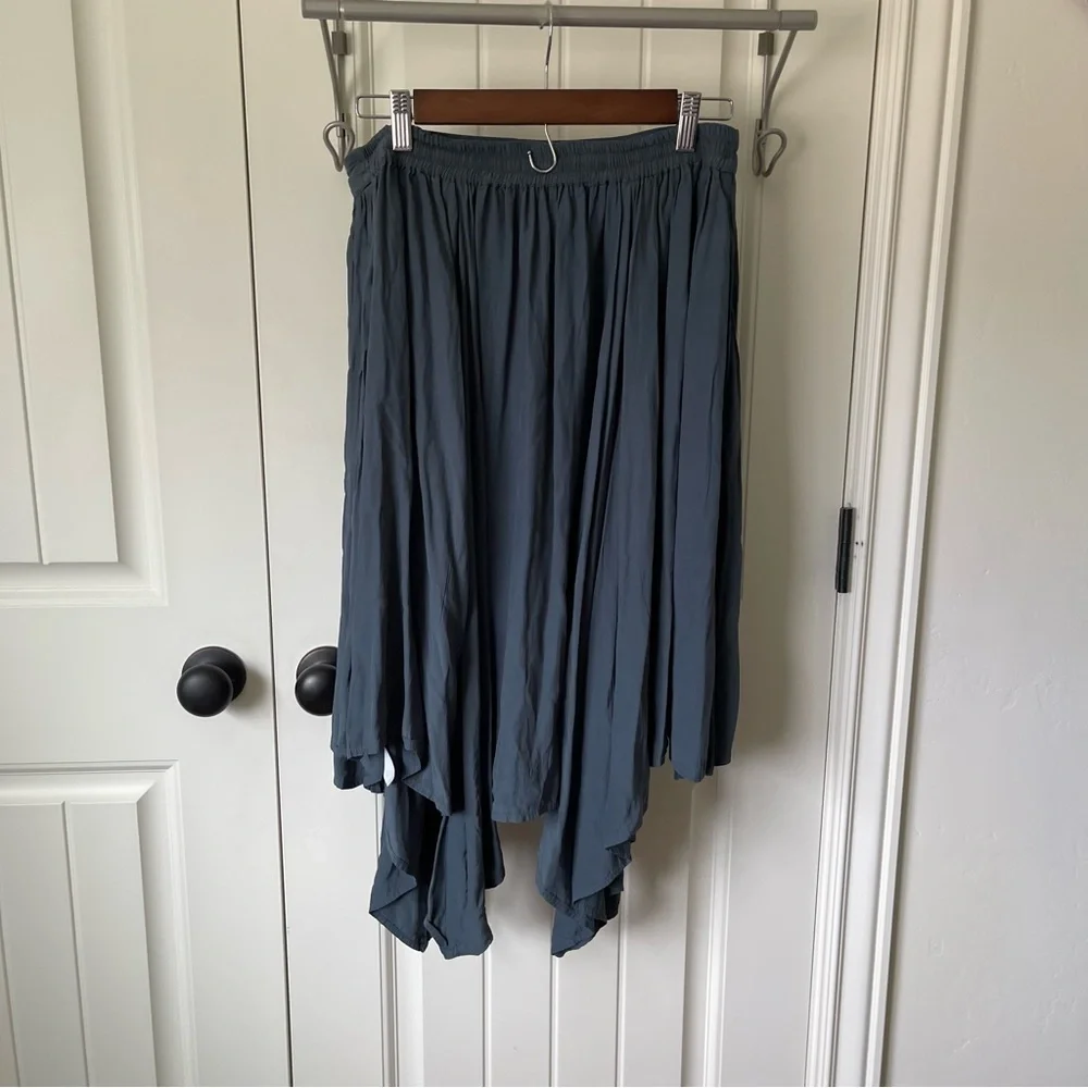 DownEast Gray Asymmetrical Pleated Midi Skirt - Picture 2 of 7